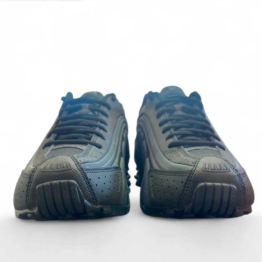 Nike Shox R4 SE Y2K Iridescent Size US Men’s 10/ Women’s 11.5/ EU 44 (New)
